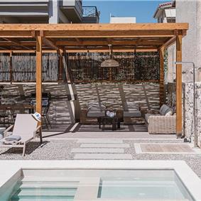 5 bedroom villa with indoor and outdoor pool in Chania town, sleeps 10